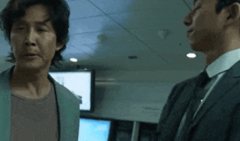 《魷魚遊戲》李政宰慶51歲生日!「大咖韓流男神」躺地幫拍照笑翻網