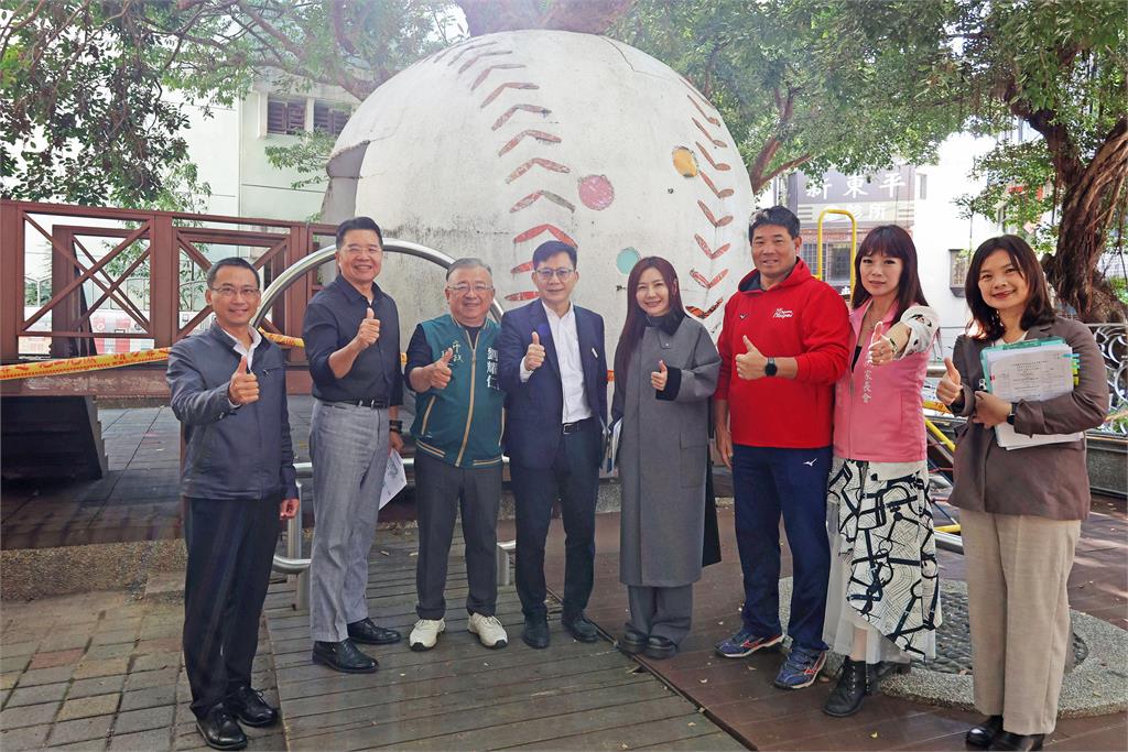 快新聞/打造安心學習環境!吳沛憶爭取校安升級 攜教育部考察萬華國中小