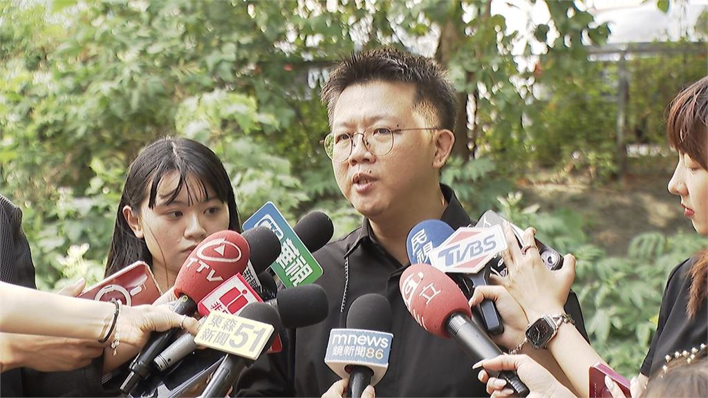 男演員遭中國買凶假車禍!傅崐萁震怒文「只罵賴清德」律師酸:不敢譴責習近平