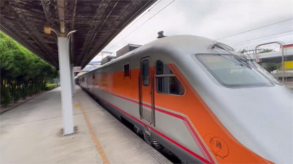 自強號故障延誤近1小時 乘客被迫換車塞滿月台