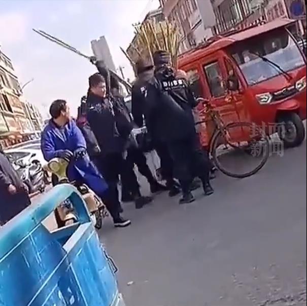 中國暴力執法！「10多人包圍搶甘蔗」老翁哭慘　網怒轟強盜