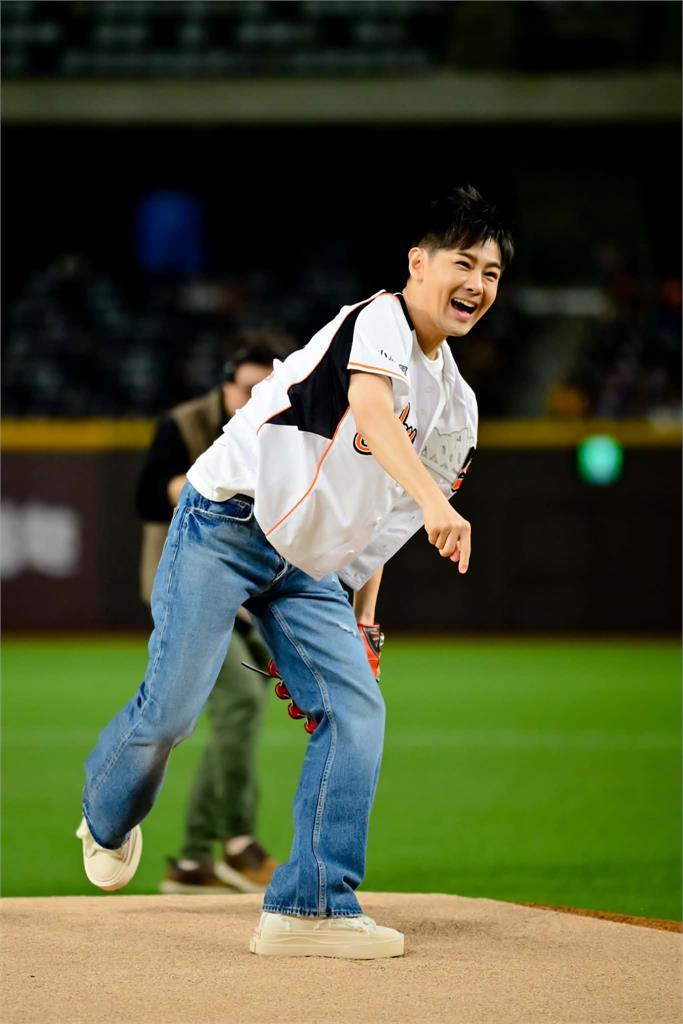 中職(影)／「統一獅吳奇隆」陳傑憲親自指導！凍齡「小炫風」林志穎任開球嘉賓