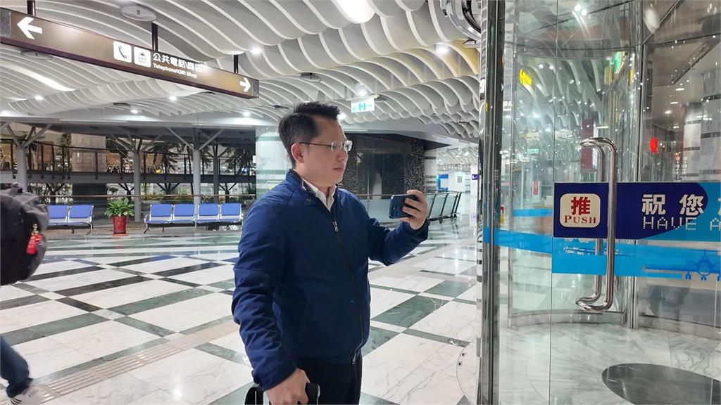 香港返台稱「完成歷史任務　」　傅崐萁現身花蓮機場遭嗆「中共走狗」