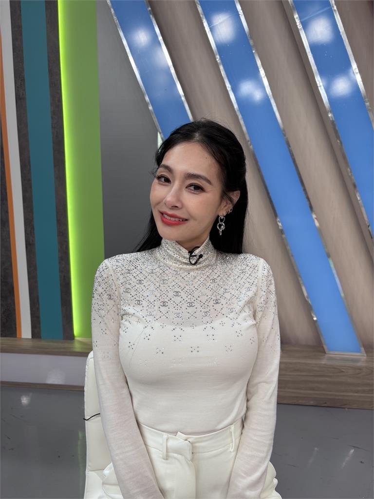 王思佳女兒失控耐心爆發道歉安撫！反被嗆「道歉有什麼用！」哭笑不得