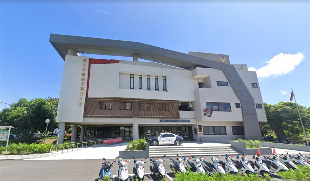 台東肌肉帥警被控「翹班去健身」調外島!PO超猛上空照喊冤:被長官這樣搞