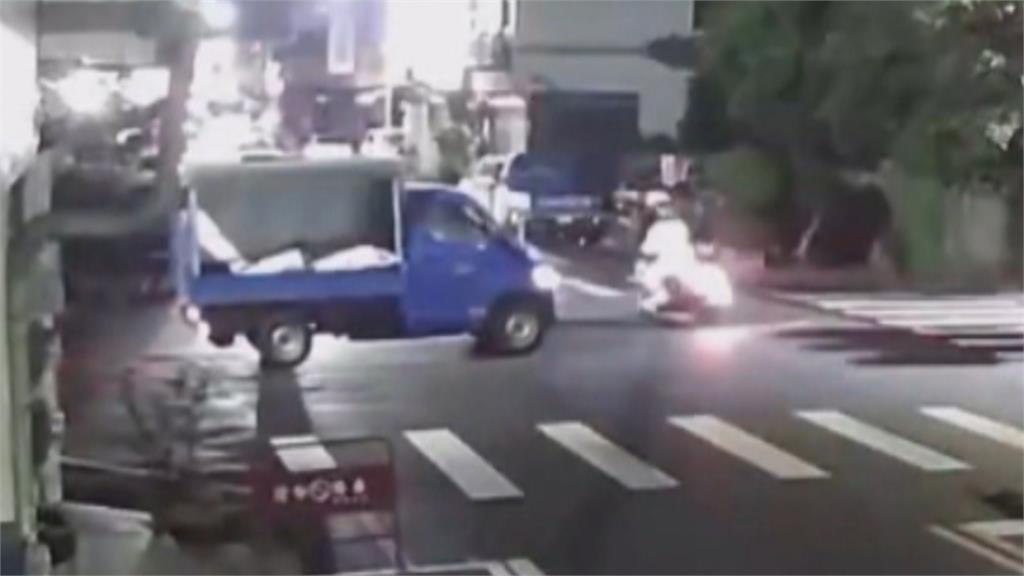 撞不停！　雲林斗六路口車禍頻傳　撞擊驚魂全PO網警世用路人
