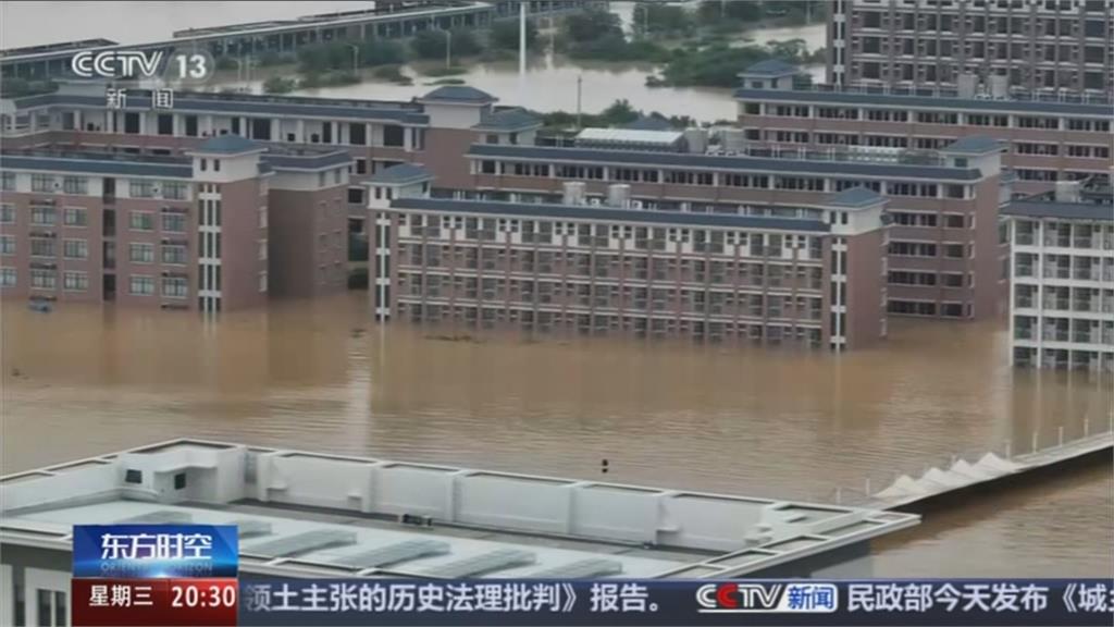 中國廣西慘淹積水7公尺! 1.2萬師生受困 民眾搬空超市防巴威