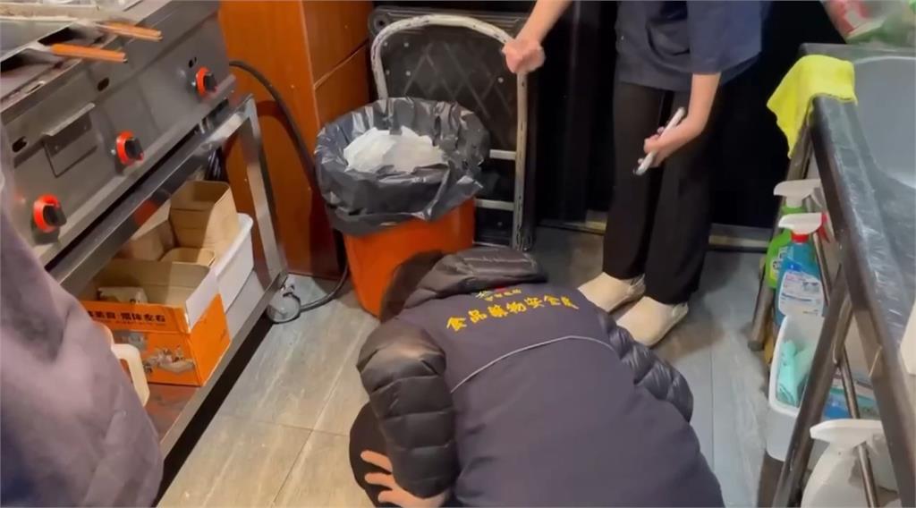 玩笑開過頭!店家玩食物模型引疑慮 台中食安處稽查揪多項缺失限期改善