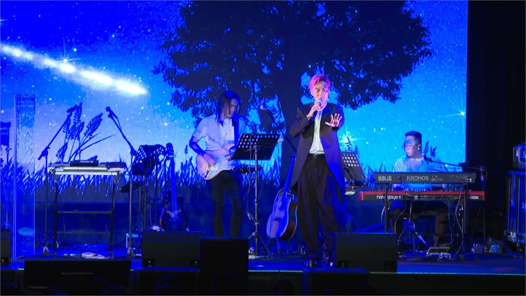 林俊逸出道35週年開唱　溫嵐驚喜現身合唱經典歌曲