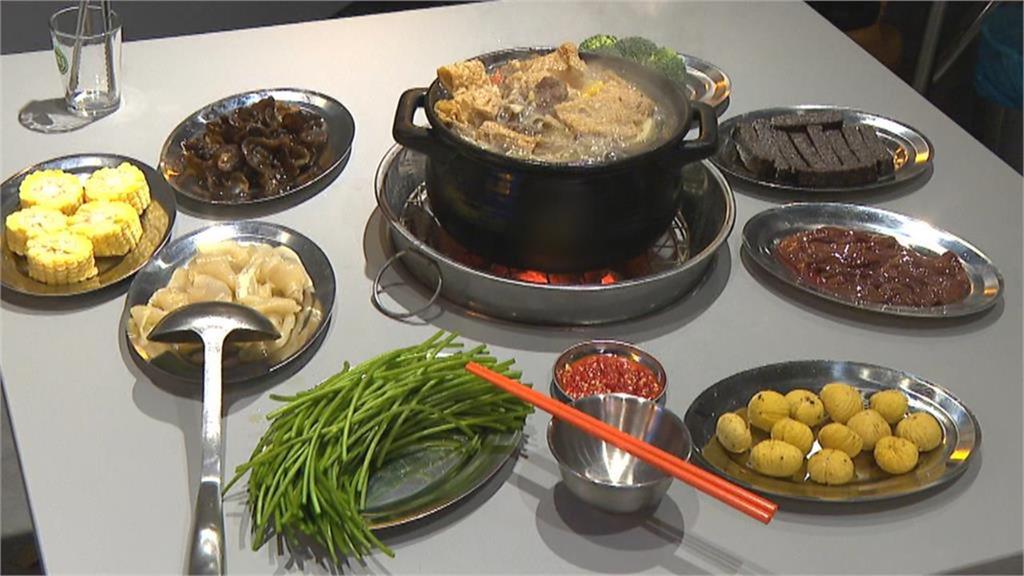 妹子曝薑母鴨特殊吃法「只喝湯、不咬肉」掀大戰!內行老饕笑揭美味1關鍵