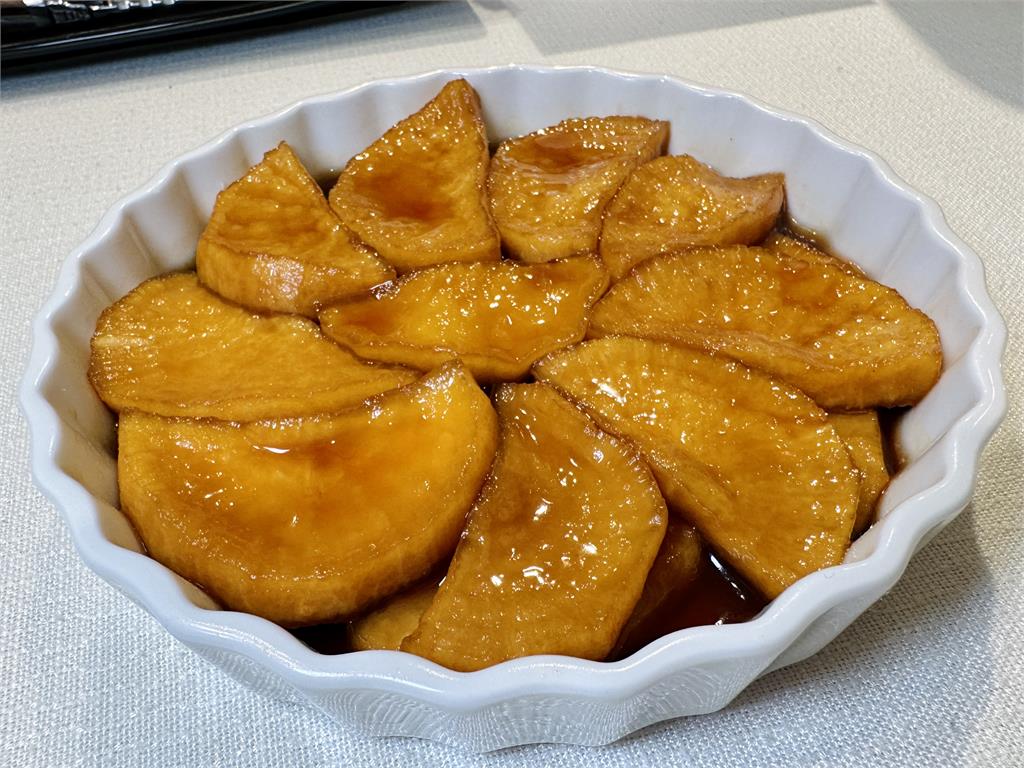 多圖/林百里揪黃仁勳「AI晚宴」19道料理全開箱!隱藏版包場菜單獨家揭密
