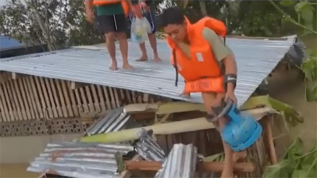 今年最強颱風「雷伊」登陸菲國　狂風暴雨撤離30多萬人