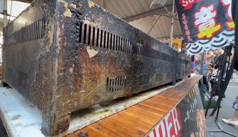 疑爐子卡油垢! 天津年貨大街章魚燒攤"發爐起火"