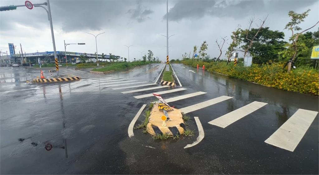 最衰交通標示牌！　雲林北港特一號道路庇護島事故頻傳