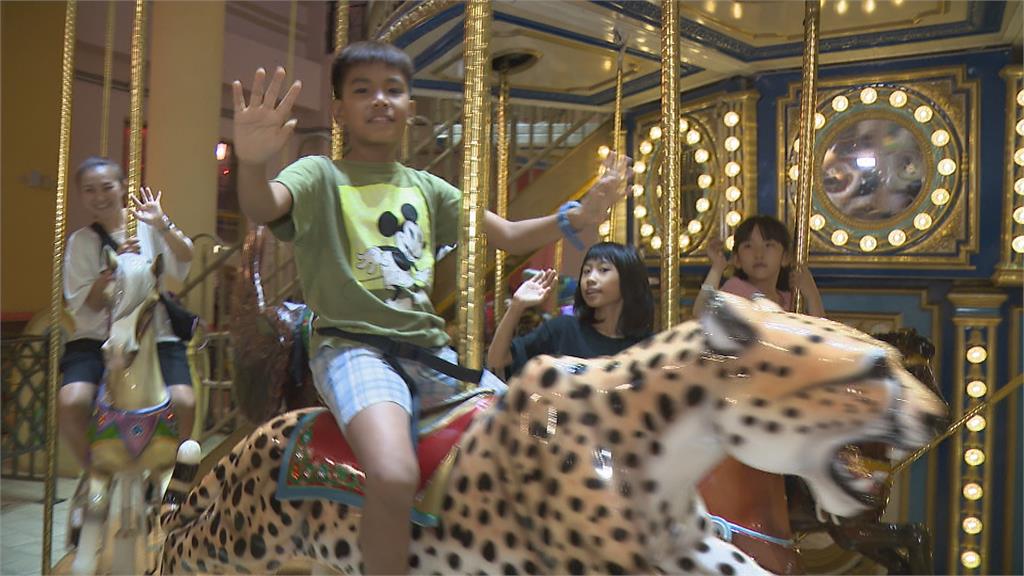 蝦皮購物"公益樂園"移師高雄 包場義大世界與弱勢孩童歡渡兒童節