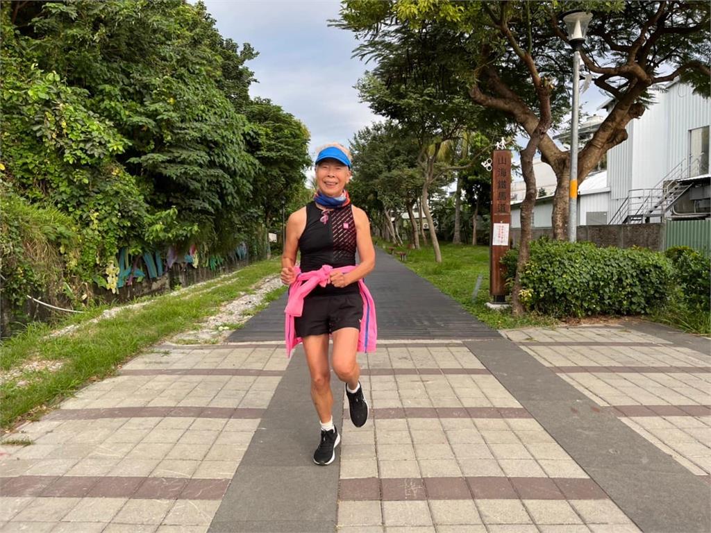 85歲仍跑馬拉松　莊靜芬醫師首公開「鏡子養生法」