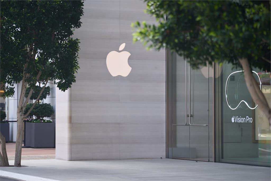 快新聞/區隔三眼怪?傳蘋果將推iPhone 17 Slim 求輕薄不惜減少鏡頭