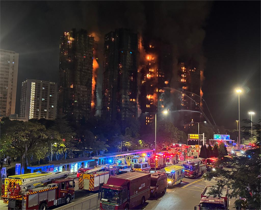 香港大火/宏福苑惡火眼前燃燒!他吸濃煙狂咳秒關窗「住戶第一視角」全網瘋傳