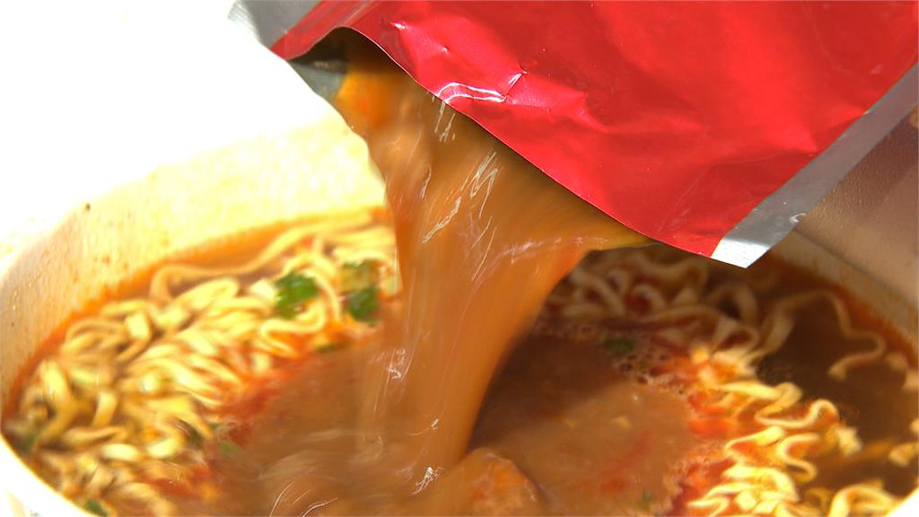 台灣「最神泡麵」是哪款? 內行人狂推「1沒肉」版本:超好吃