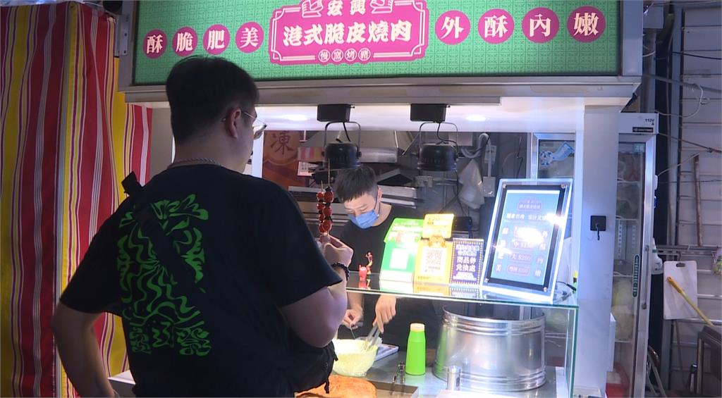 夜市港式脆皮燒肉買氣旺　老闆上網學廚藝開啟第二人生