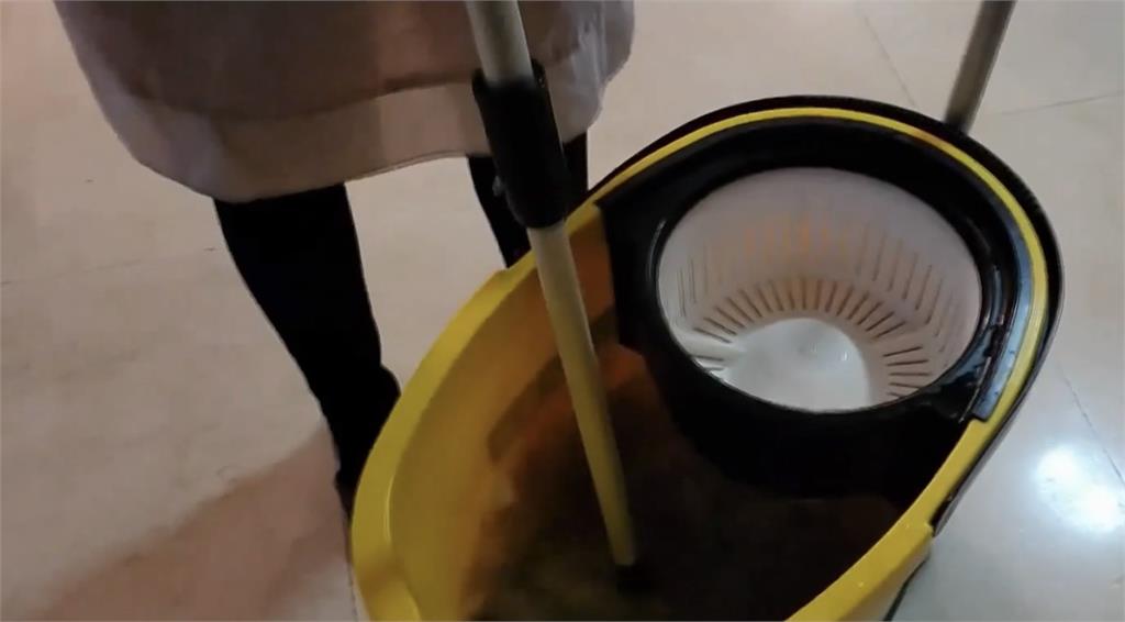 小心「漂白水＋1物」恐釋放化學毒氣！醫曝清潔劑「NG組合」：這2種別混用