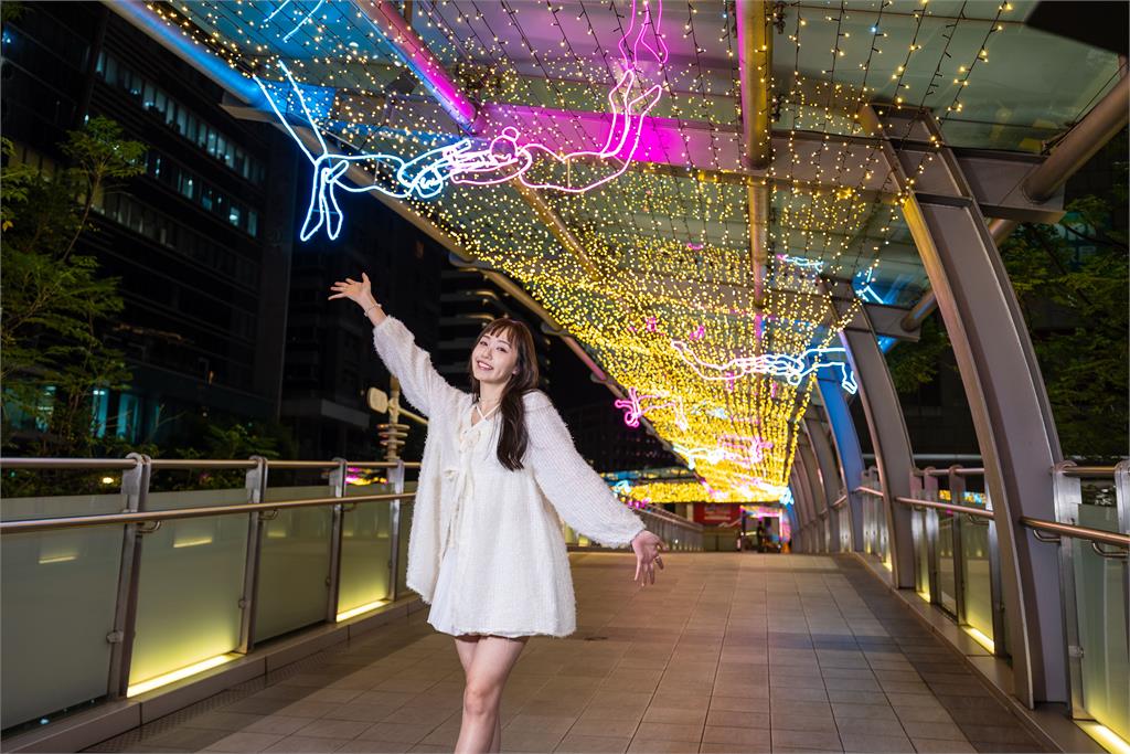 光影與馬戲創意交融 打造沉浸式炫彩廊道