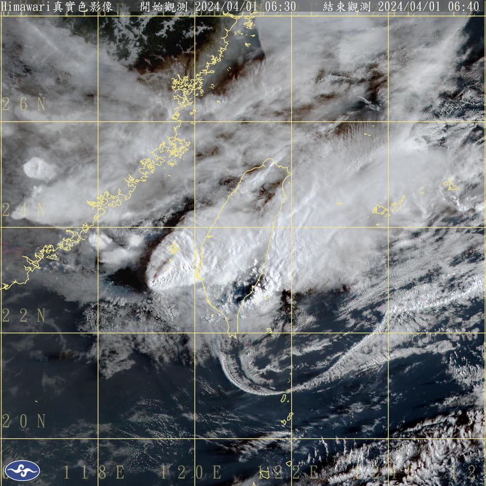 雨帶還在台灣上空！鄭明典貼「超厚雲層圖」示警：還有雷陣雨機率