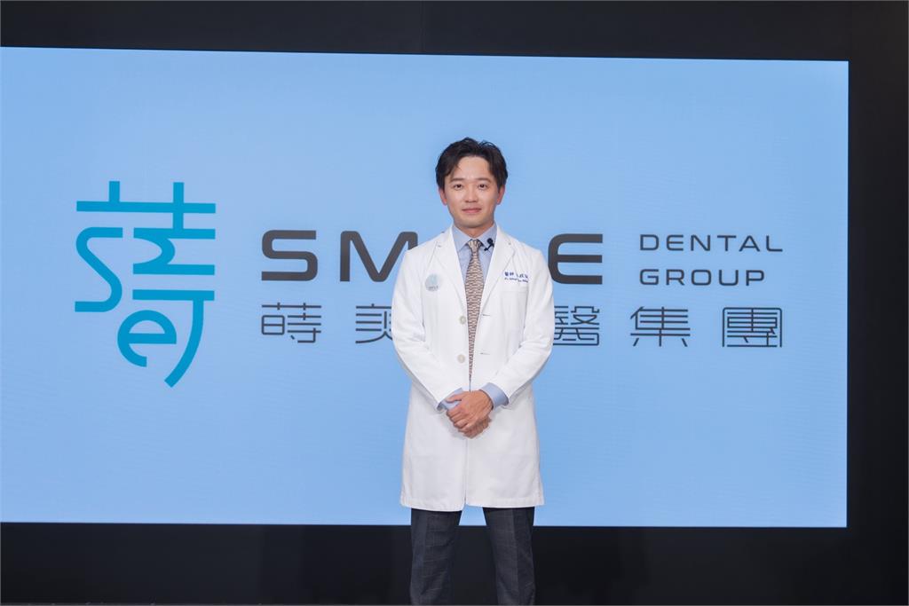 蔡昌憲攜媽媽力挺蒔美　從高齡口腔預防談健康餘命
