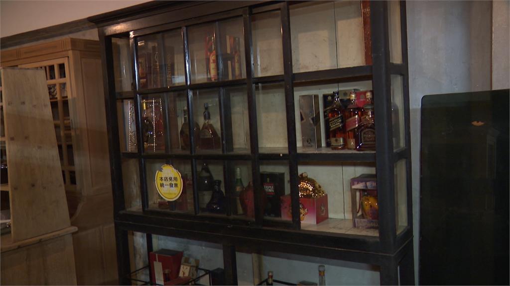 台中這家古物店沒裝監視器成目標 賊闖入搜刮老酒、珍藏品!警全力追緝