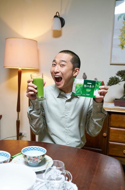 藝人浩子當里長?自曝愛搞笑但重視健康,天天喝一杯「綠綠的」