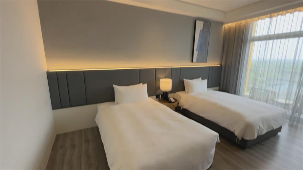 洗手台有頭髮、床單污漬？　台南飯店遭旅客投訴：清潔不確實！