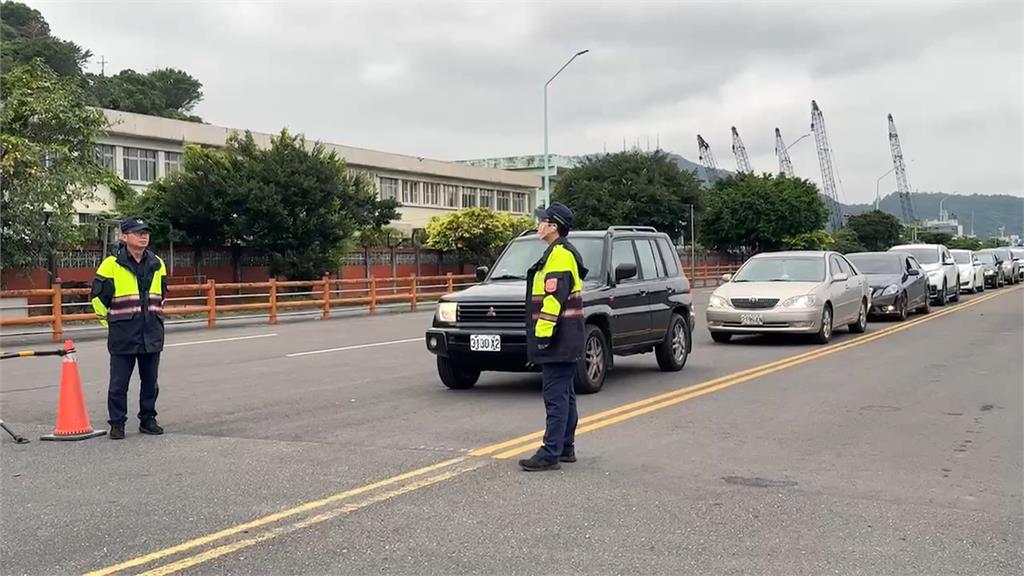 新台馬輪加入疏運行列　海巡全程護航