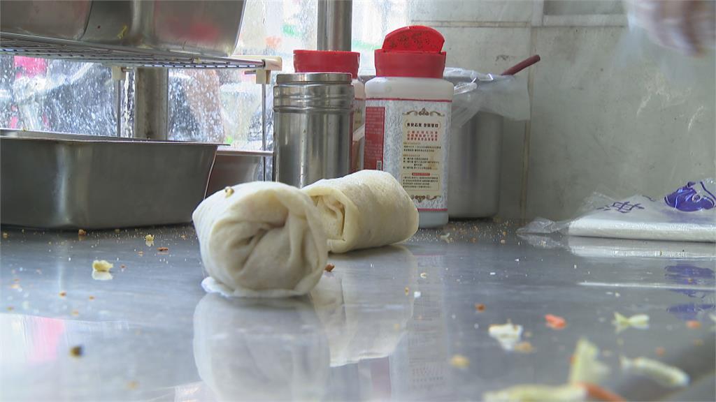 年輕老闆的潤餅店 高麗菜清脆有嚼勁秘訣是這個