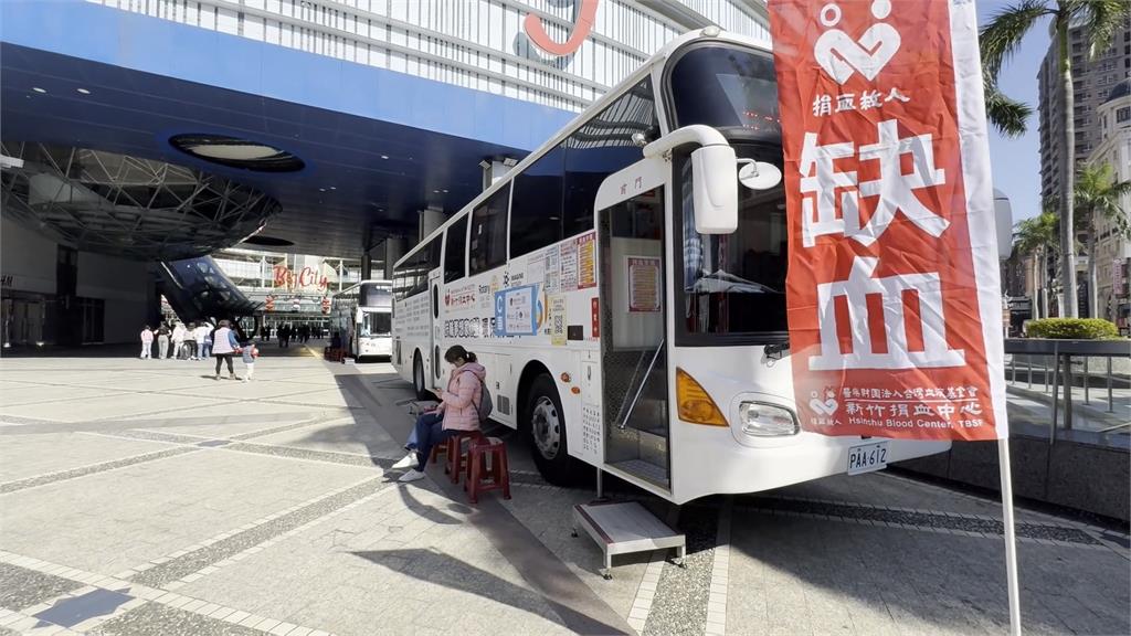 前經濟部長郭智輝現身捐血活動　B肝帶原捐不了捐贈品