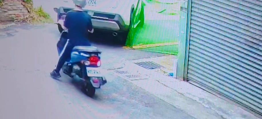 道路遭地主圈地宣示所有權 垃圾車巷道轉彎「一度卡住」