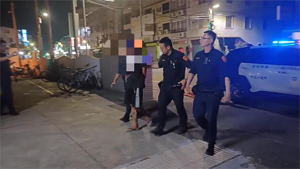 高雄男持雙鐮刀隨機傷人 逃亡3小時岡山落網