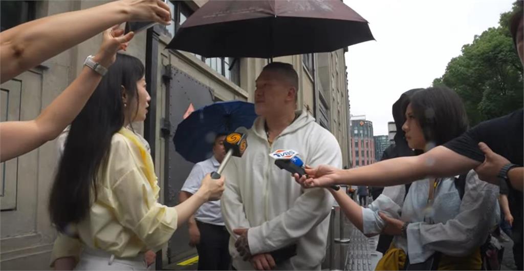 館長籲「兩岸都同胞」來上海就知道!中國網諷「1句」集體狂撇:誰跟你一家人