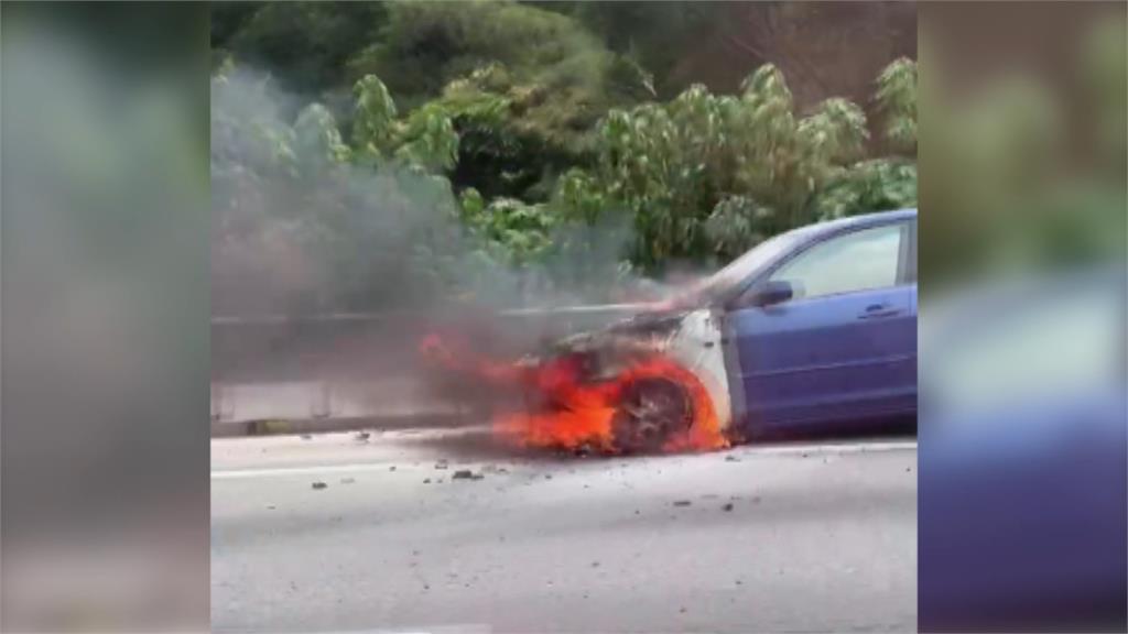 國1北上154K路段火燒車 駕駛、乘客急停路肩逃生