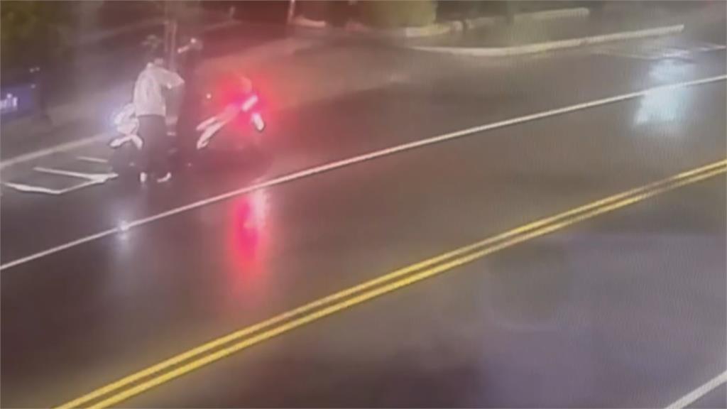 堅持酒駕！友人勸阻「肉身拉車」　男不聽勸下場慘了！