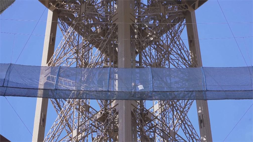 法國艾菲爾鐵塔「搭建網狀吊橋」　義大利羅馬競技場重現歷史樣貌