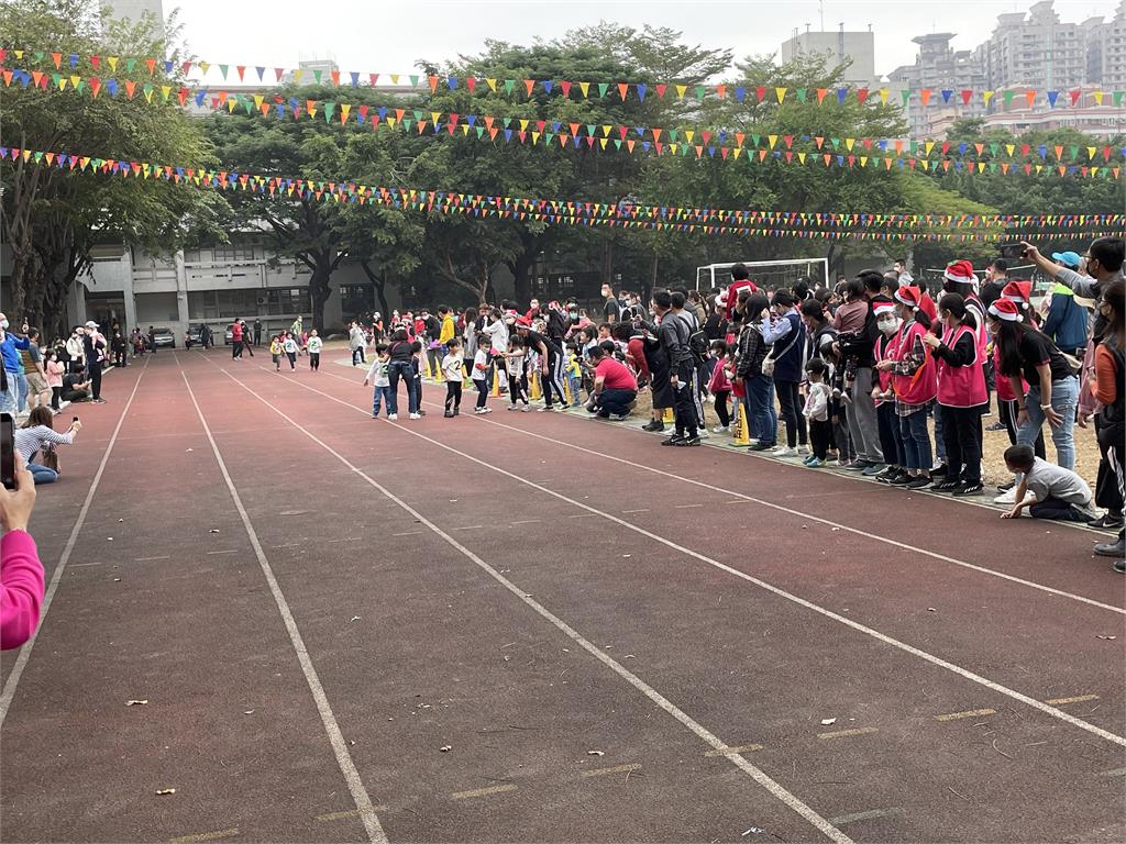 龍華非營利幼兒園 耶誕親子運動會超歡樂