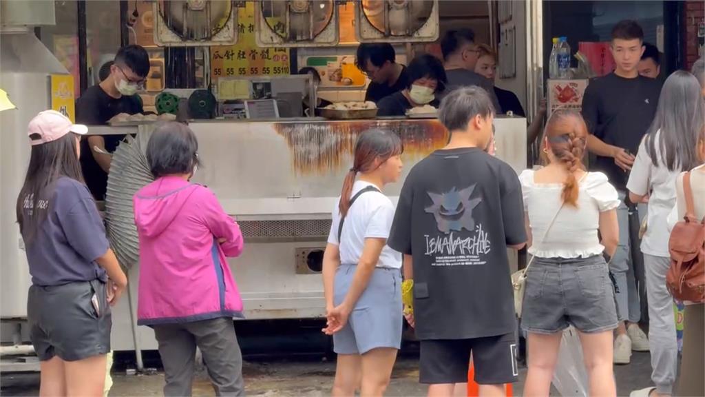 彰化阿三肉圓油鍋起火！　　排隊顧客堅守現場