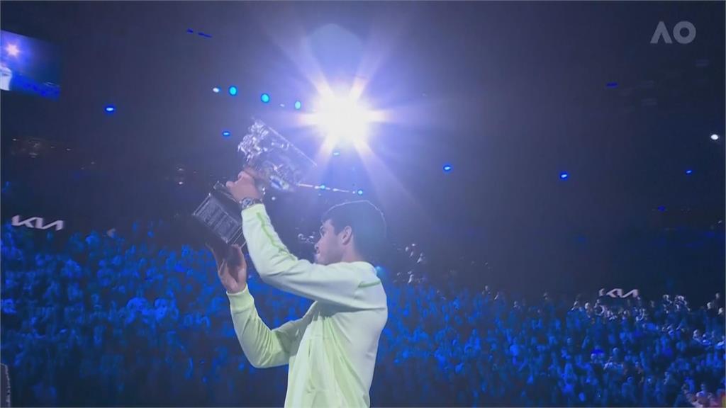 最年輕生涯全滿貫！　艾卡拉茲逆轉喬科維奇奪冠