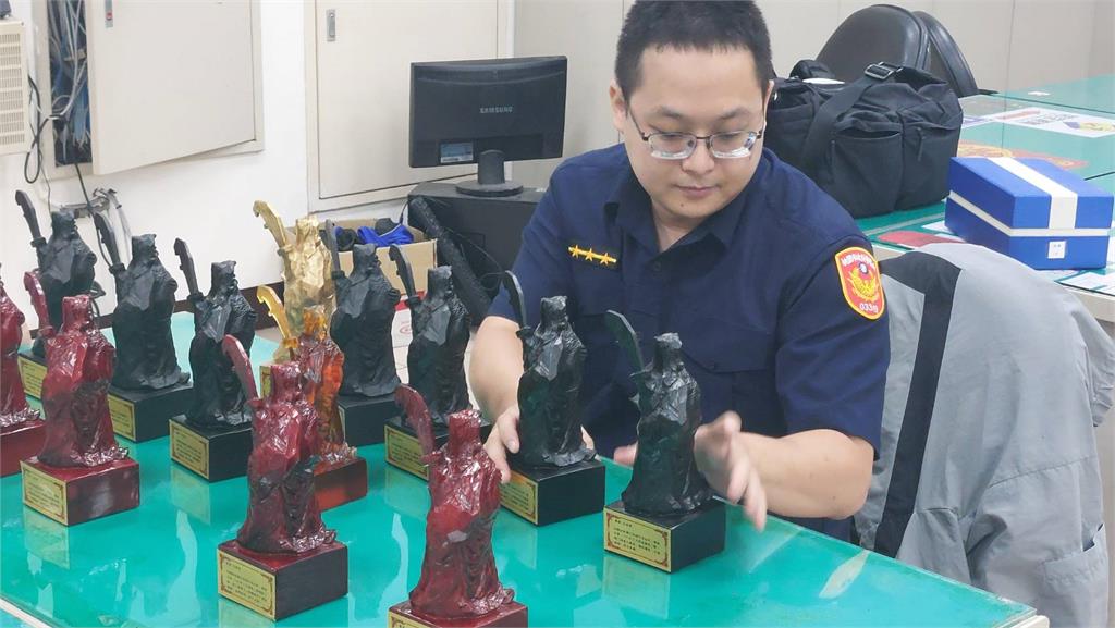桃園警王孝慈屢建功　獲頒最高級別琉璃關公獎