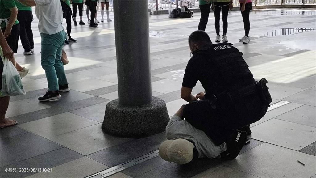 快新聞/又鬧事!基隆車站街友咆哮砸稀飯 恐嚇站務員「滅你全家」遭壓制