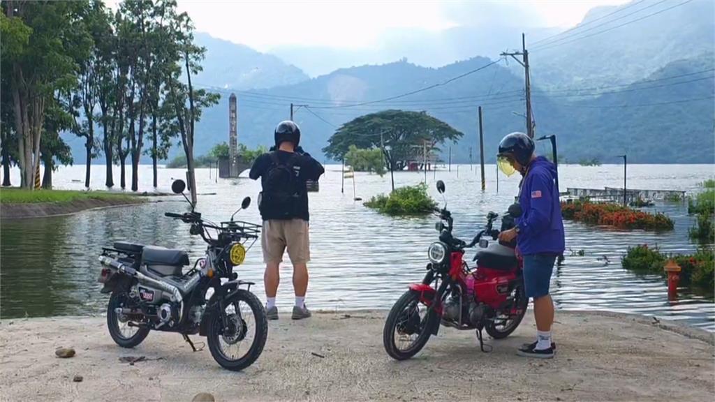 驚！　南台灣豪雨下半個月　嘉義大埔驚現水上公園奇景