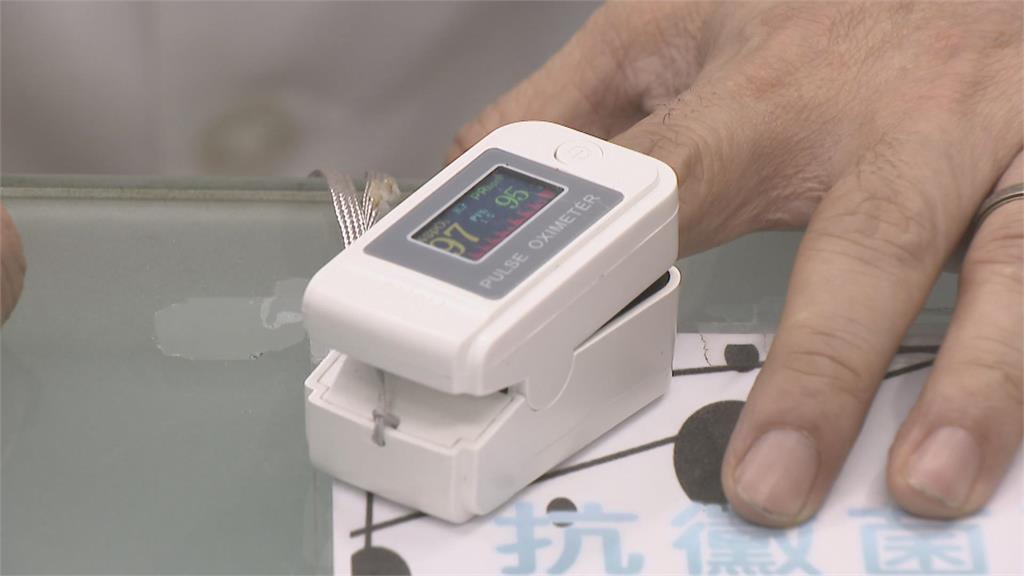 真的能提高血氧量? 醫師實測網路「吸管自救法」