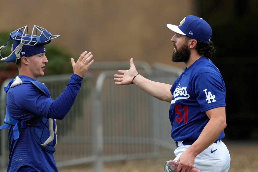 MLB(影)/經歷失去女兒傷痛後重回投手丘!道奇救援投手維西亞感受到球迷的溫暖