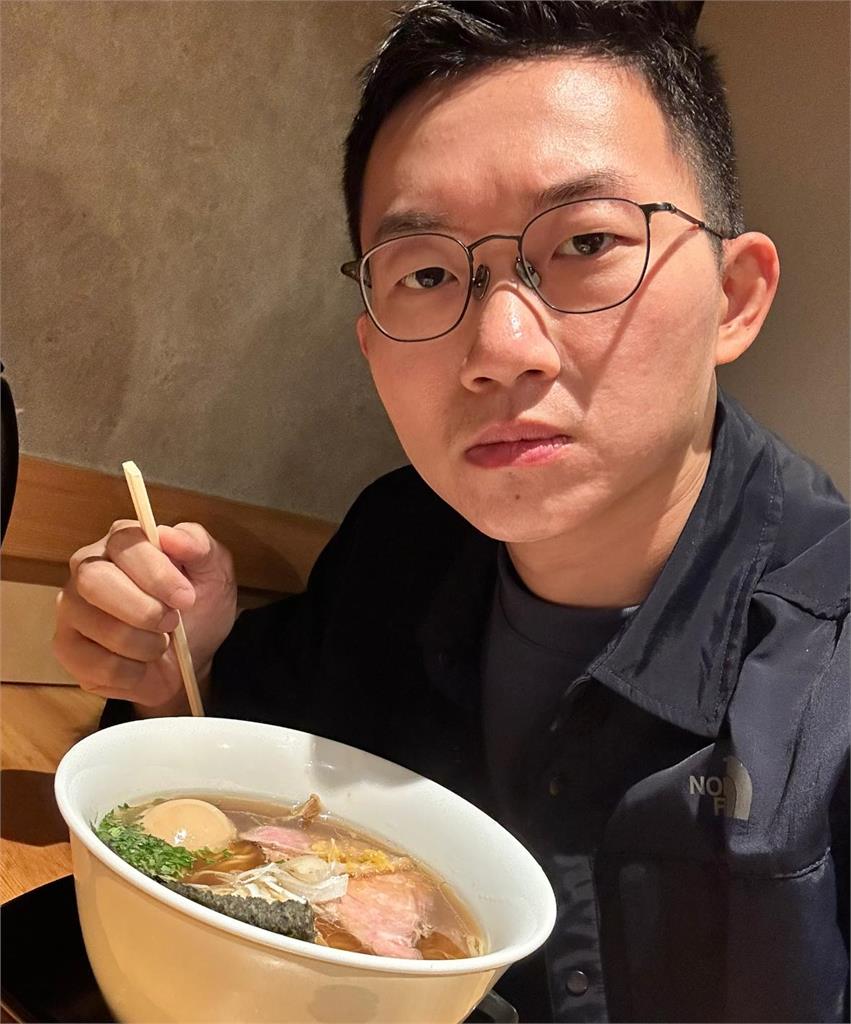 禮讓行人被後車狂叭!視網膜拉車窗噴「5字問候」大媽嚇壞狂道歉