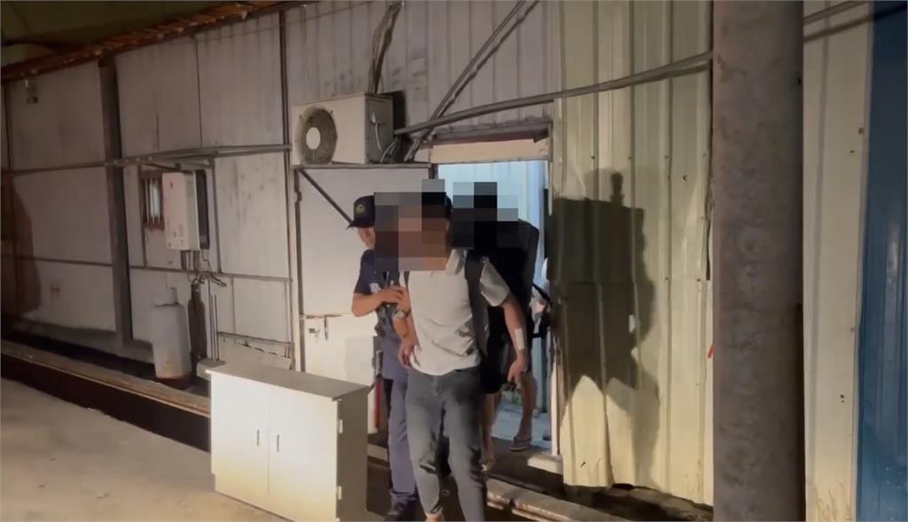 高雄歇業小吃部轉型「毒趴KTV」　警破門逮38越籍男女